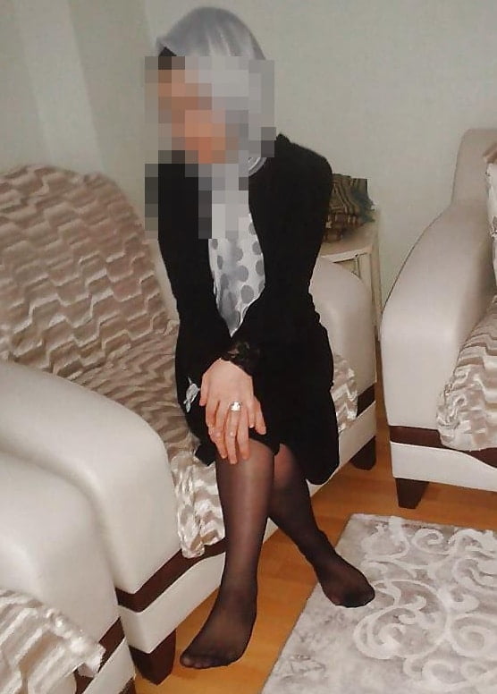 Türbanlı Escort Hale Kendi Evinde