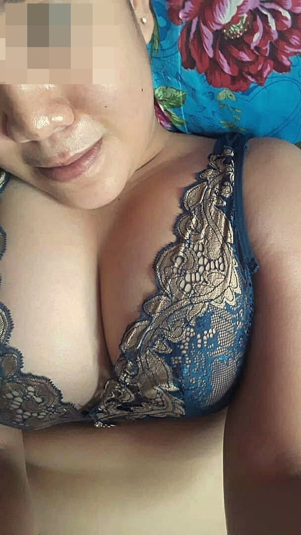 Harika Göğüsleri olan escort Ecrin